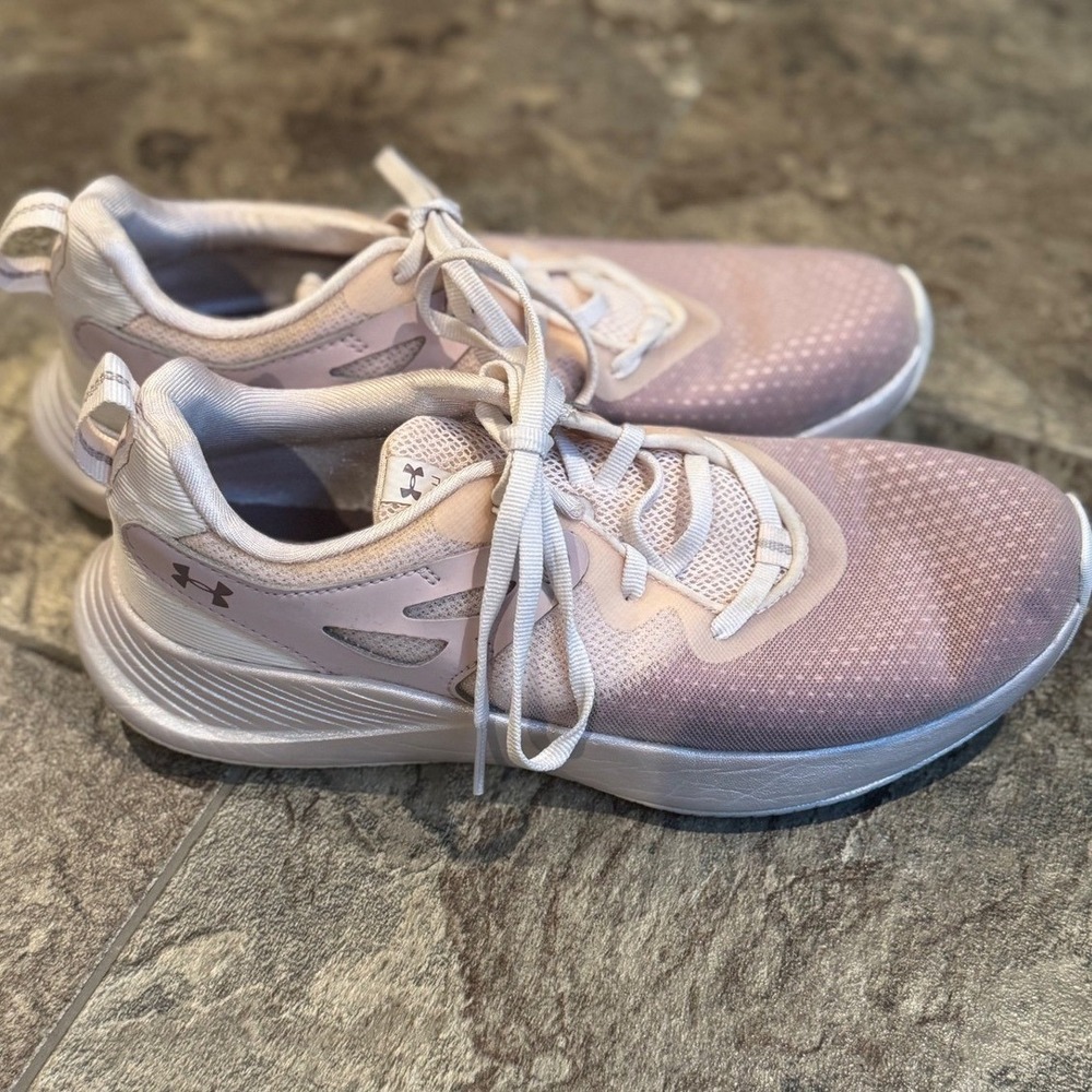 Under Armour Women's‎ Charged Breathe Running Shoes Pink Size 8